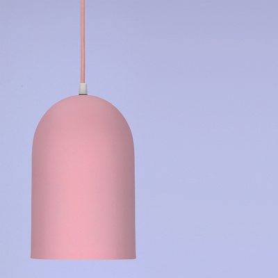 Lampa wisząca Oss Ledea różowa metalowa pojedyncza do salonu E27