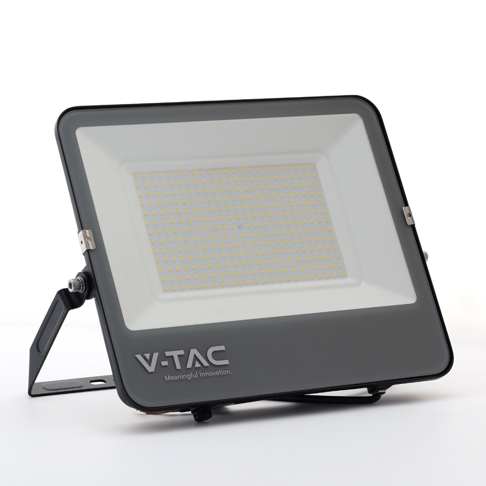 200W Naświetlacz VENTO 185 / Barwa:4000K / Obudowa: Czarna  / Skuteczność 185lm/W